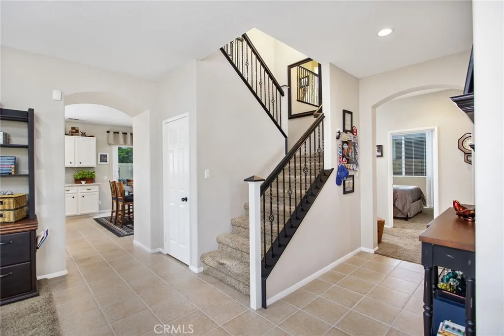 6347 Lyndsey Street, Eastvale, California 92880 home-pic-16